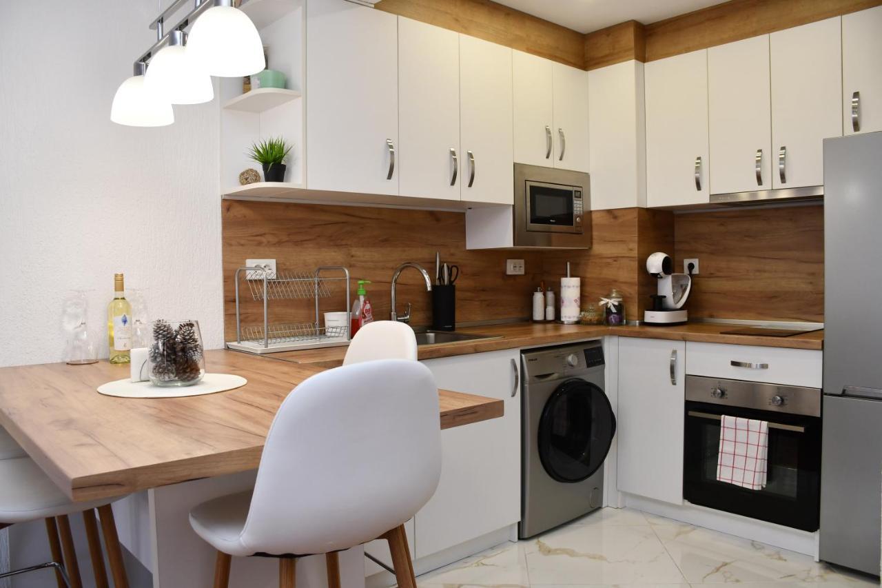 Comfort 37 - Luxury Ski Apartment Near The Gondola Банско Екстериор снимка